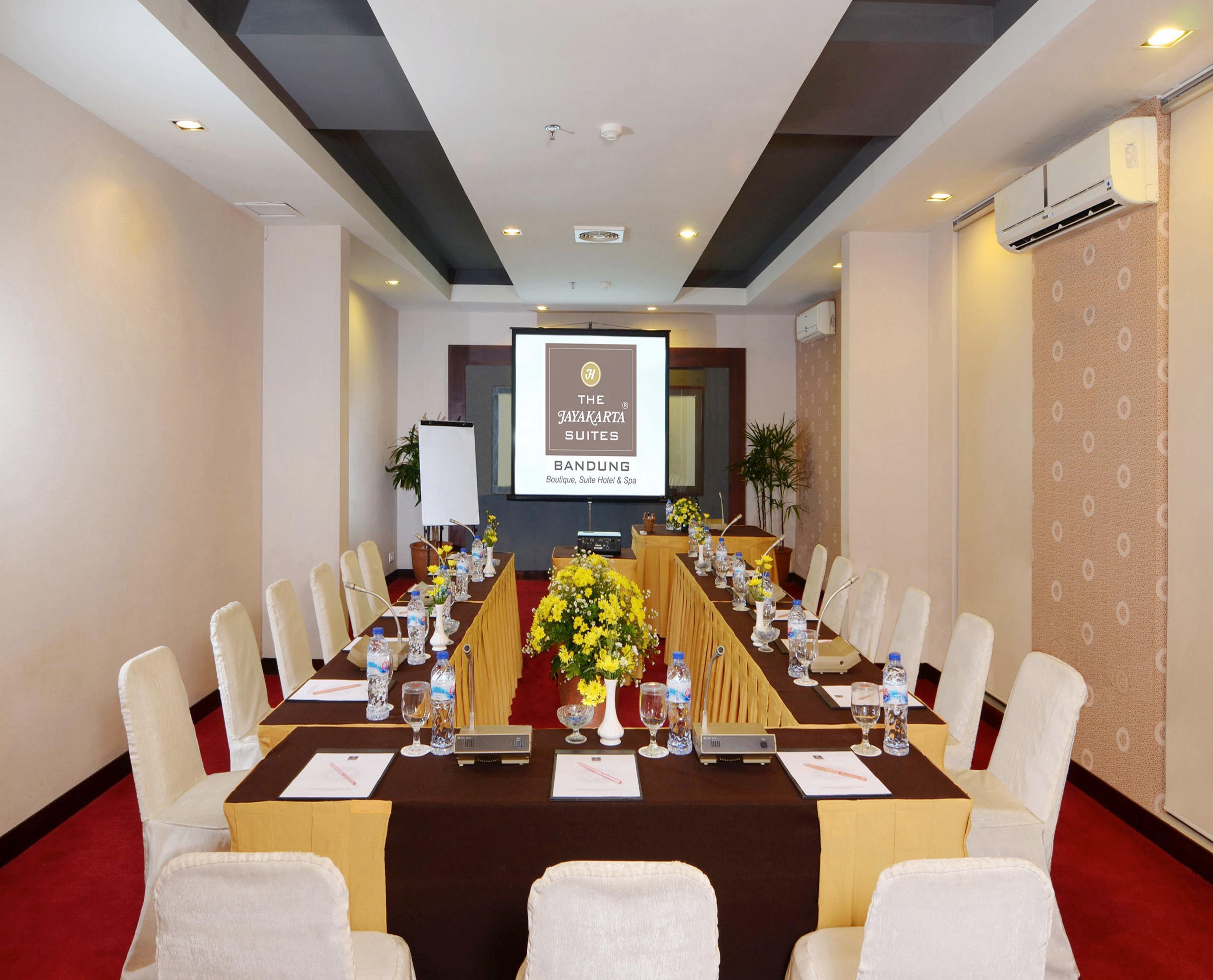 The Jayakarta Suites Bandung Exterior foto