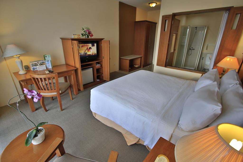 The Jayakarta Suites Bandung Habitación foto