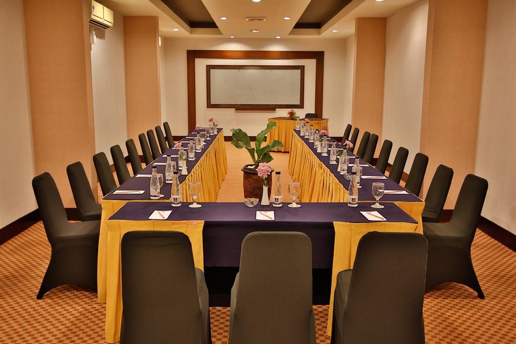 The Jayakarta Suites Bandung Exterior foto