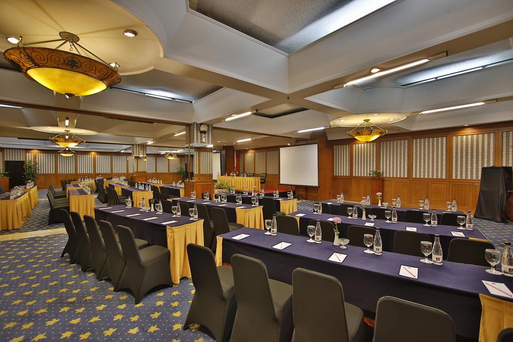 The Jayakarta Suites Bandung Exterior foto