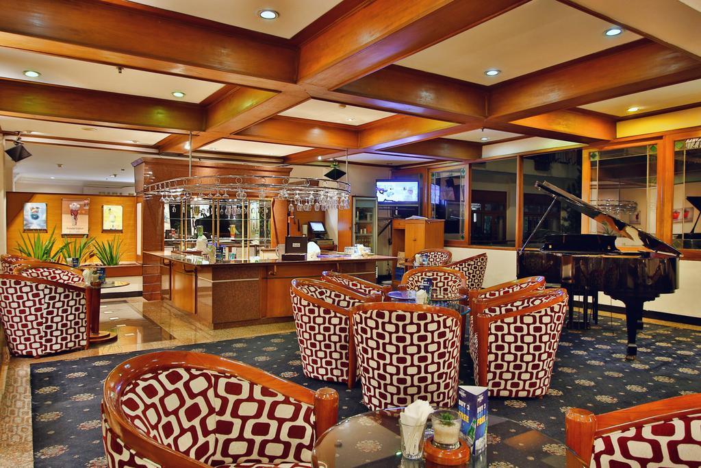 The Jayakarta Suites Bandung Exterior foto