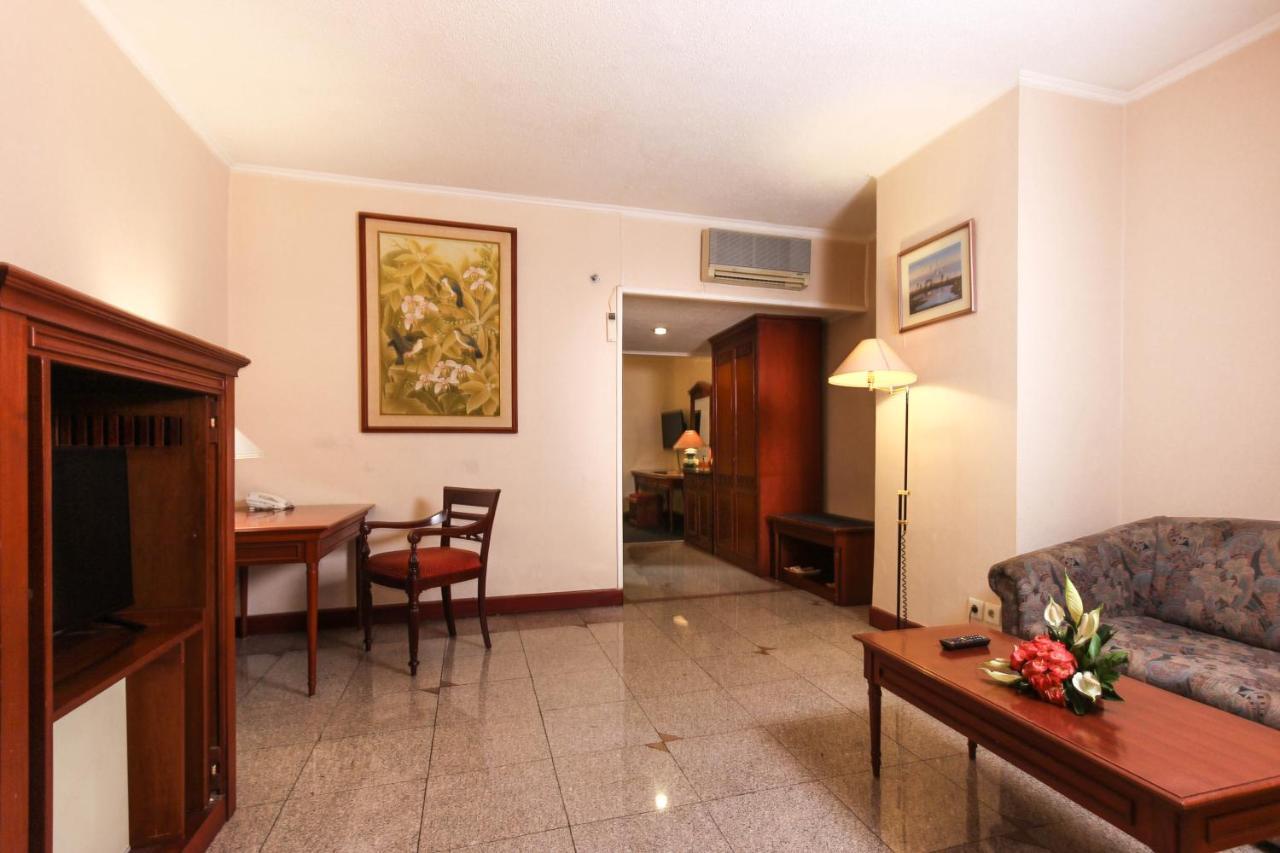 The Jayakarta Suites Bandung Exterior foto